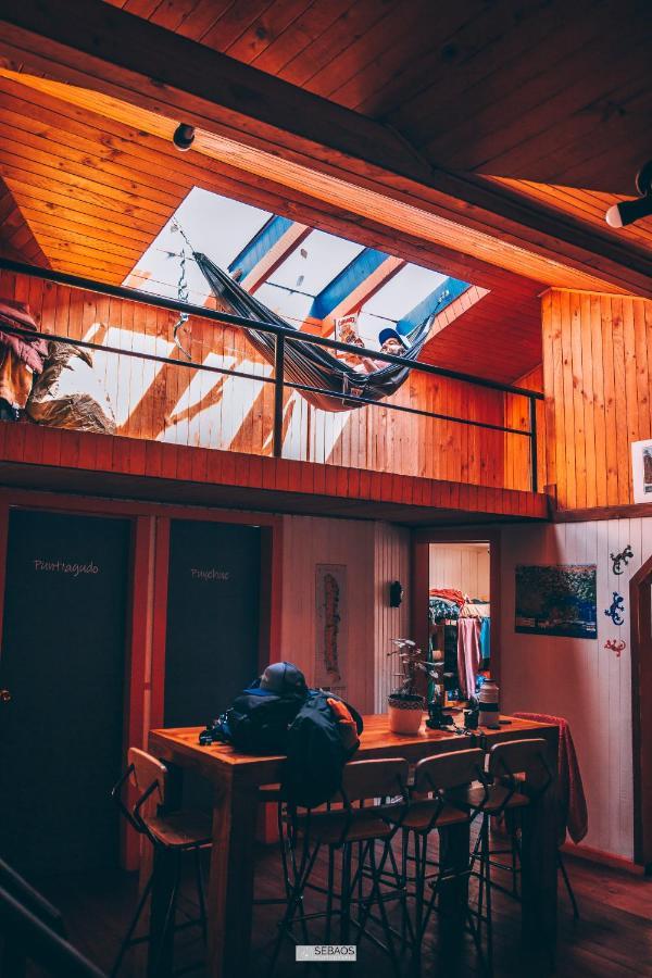 Hostal Casa Margouya Puerto Varas Exteriör bild